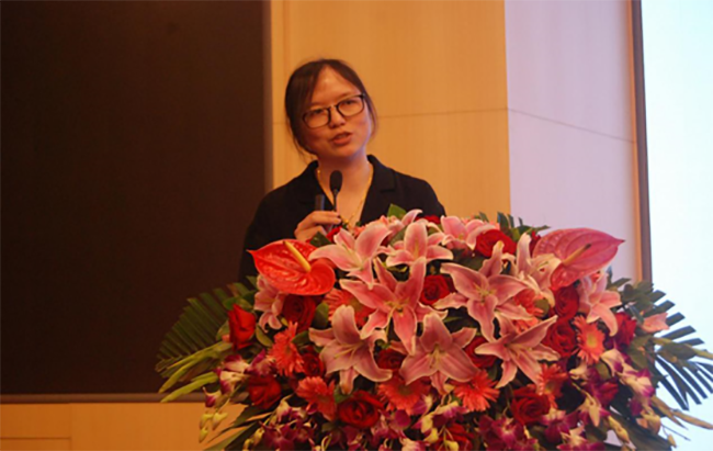 奇异果体育海洋常务副总经理王路燕出席会议并发布了《奇异果体育数据基因3.0产品》