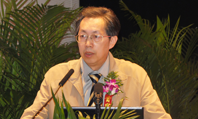 中国社会科学院信息化研究中心秘书长姜奇平以《智慧企业三化融合：业务平台化、员工创客化、用户个性化》为主题发表了精彩演讲