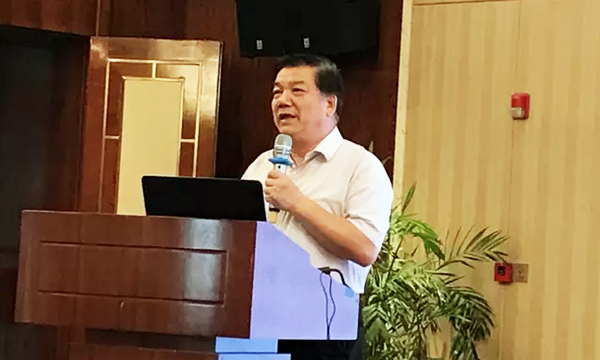 在“青海省政府信息与政务公开培训暨互联网+政务服务研讨会”上，中国信息协会特约副会长、电子政务理事会常务副理事长、中国审计学会计算机分会会长周德铭以《促进政务信息资源共享开放》为题做了专题演讲。
