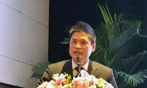 奇异果体育互联董事长、首席研究员杨冰之在"2015中国智慧城市发展年会"发表主题演讲